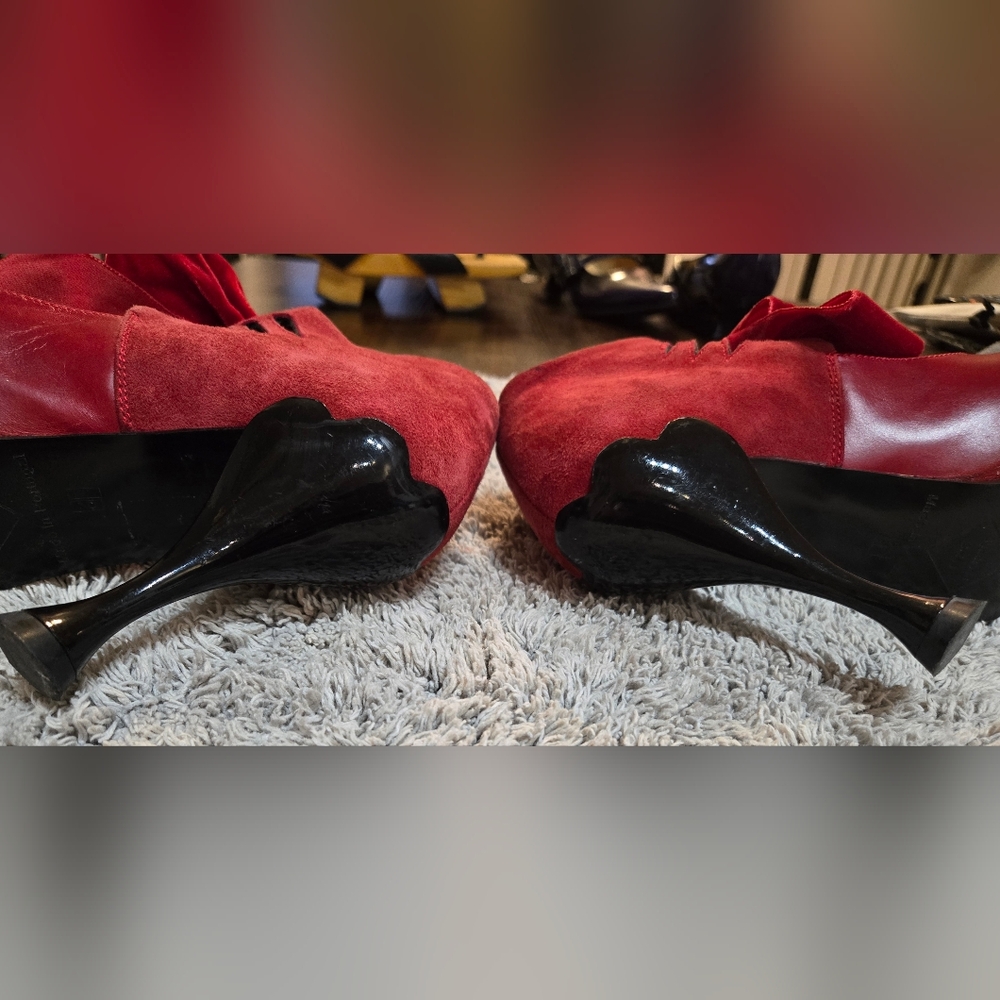 John Fluevog Red Velvet Bow Heels - Picture 7 of 12